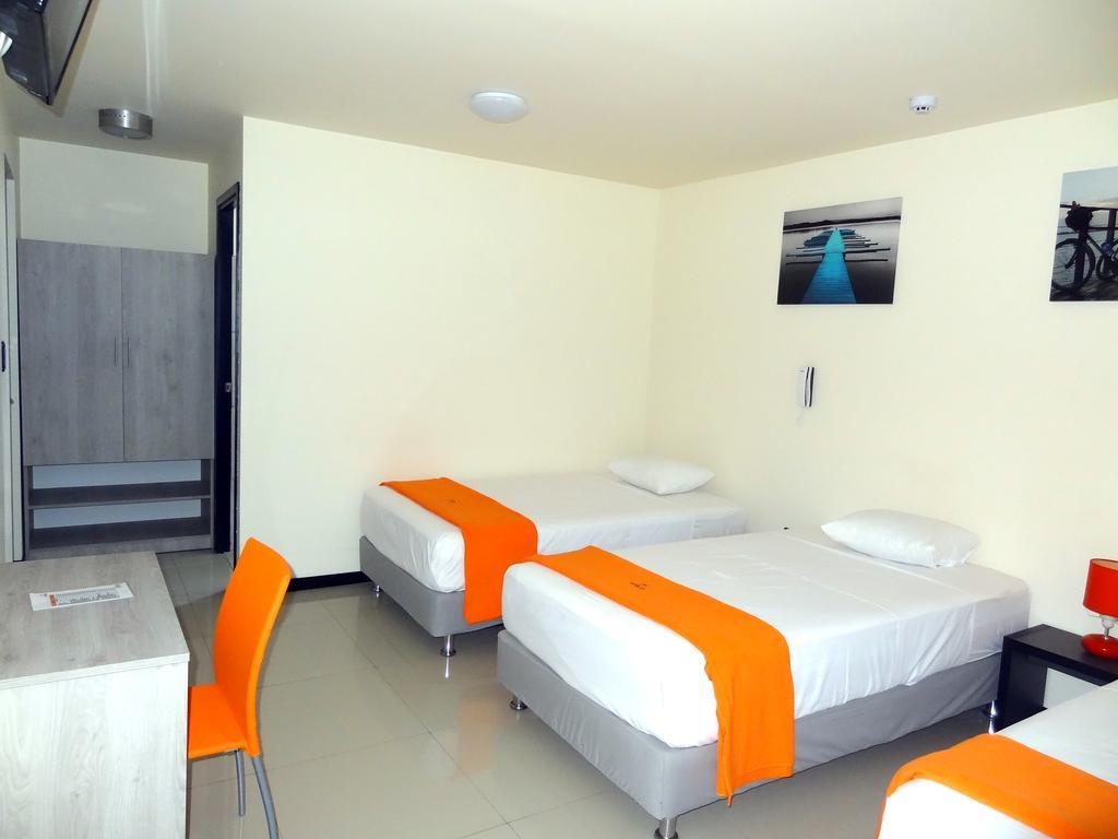 Ivankaa Hostel Трухильо Экстерьер фото